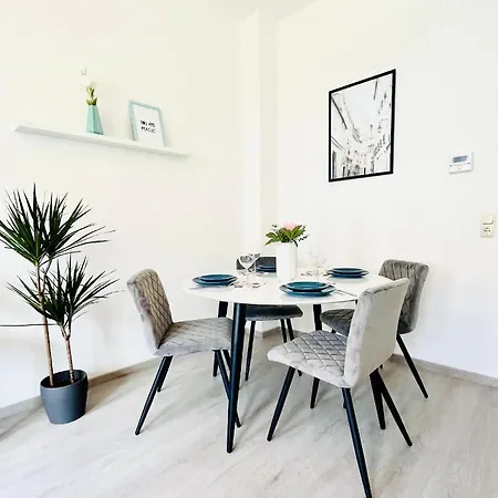 Zentrales Apartment: Modernisiert Mit Wlan, Smart-tv Und Balkon Apartment Erfurt