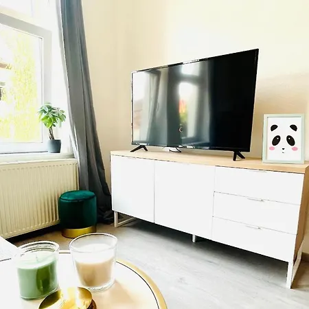 Apartment Zentrales Apartment: Modernisiert Mit Wlan, Smart-tv Und Balkon *
