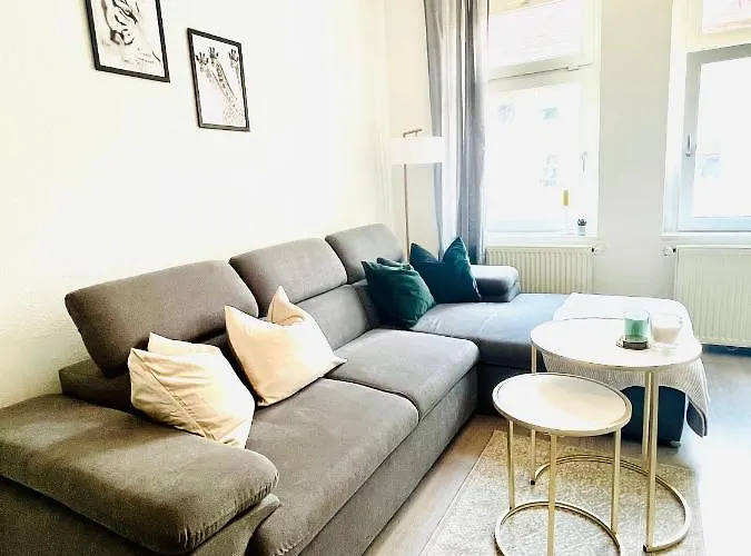 Renoviertes In Zentraler Lage - Wlan, Smart-tv, Kueche, Balkon Und Queensize-bett Fuer 4 Gaeste アパート